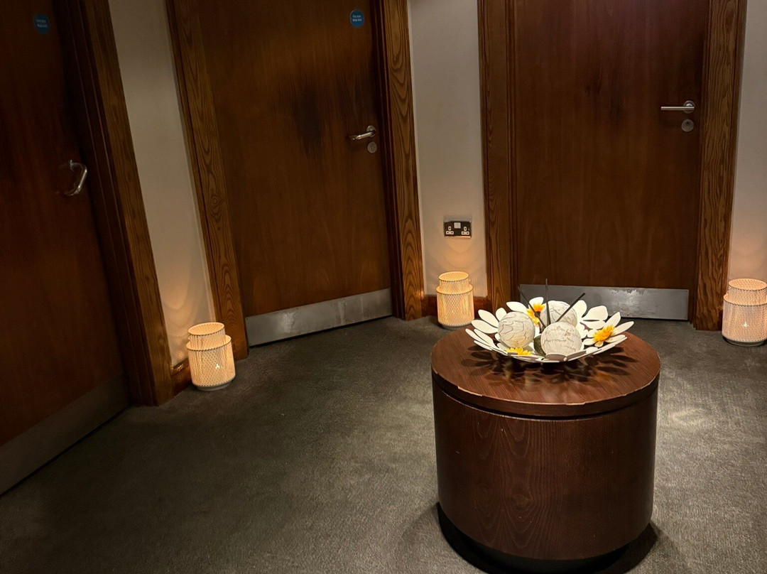 Spa at Macdonald Frimley Hall-坎伯利必去景点