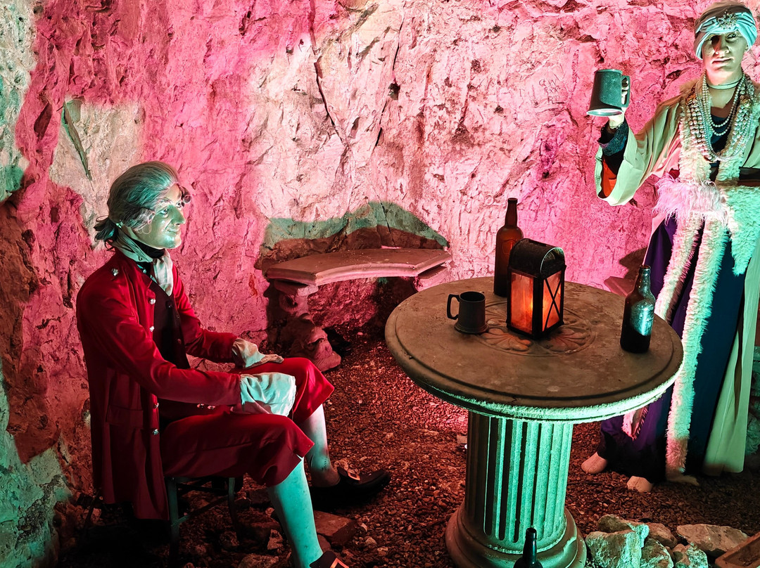 Hell-Fire Caves-West Wycombe必去景点