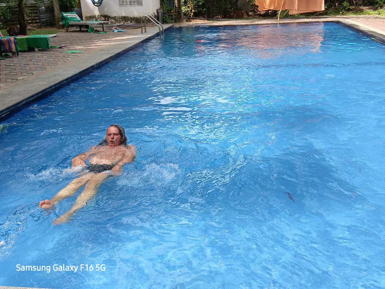 Ariya Rest House-泳池