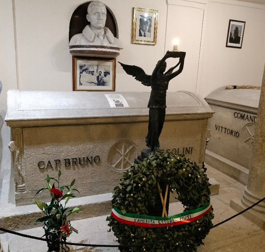 Cripta di Benito Mussolini-Predappio必去景点