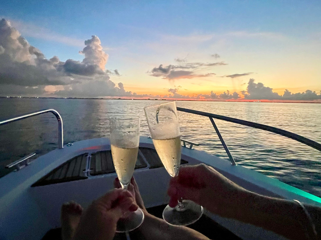 Next Level Charters Cayman-Camana Bay必去景点