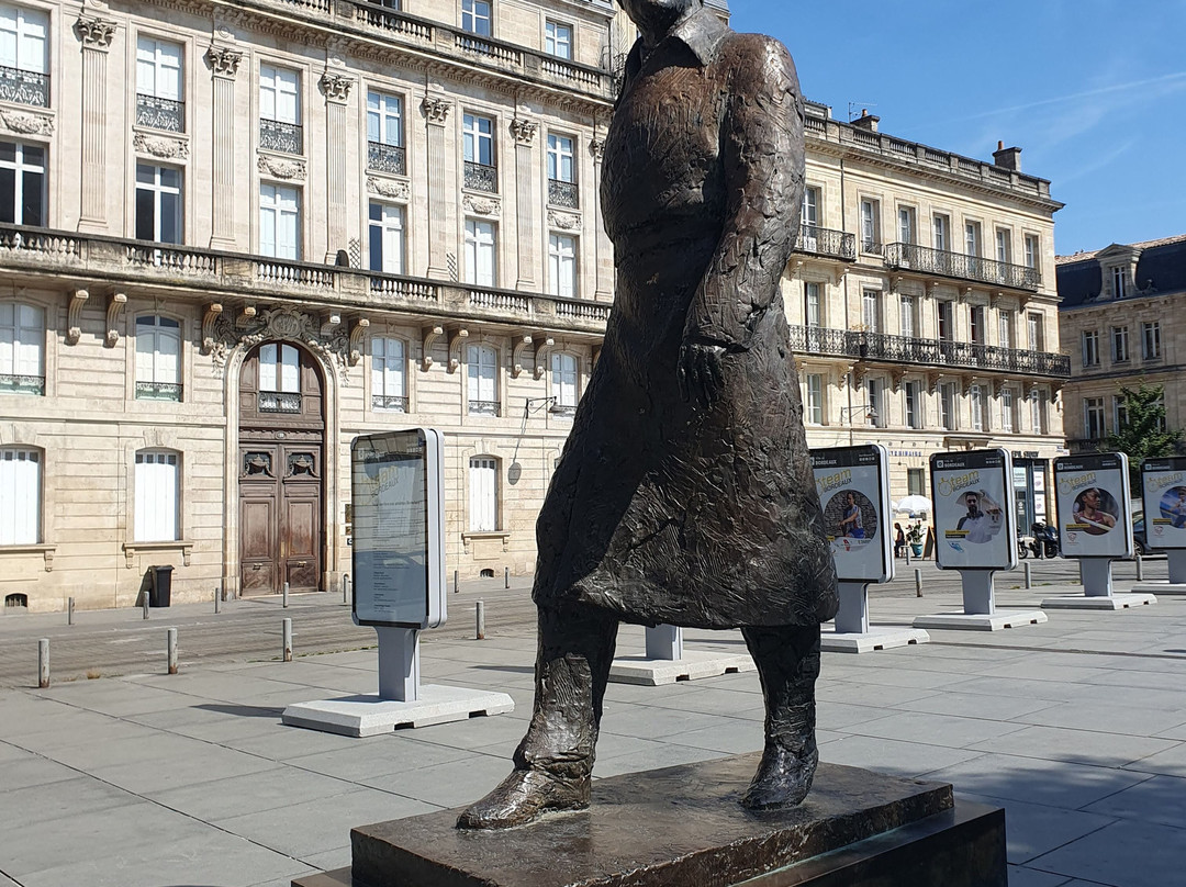 La statue de Jacques Chaban Delmas-波尔多必去景点