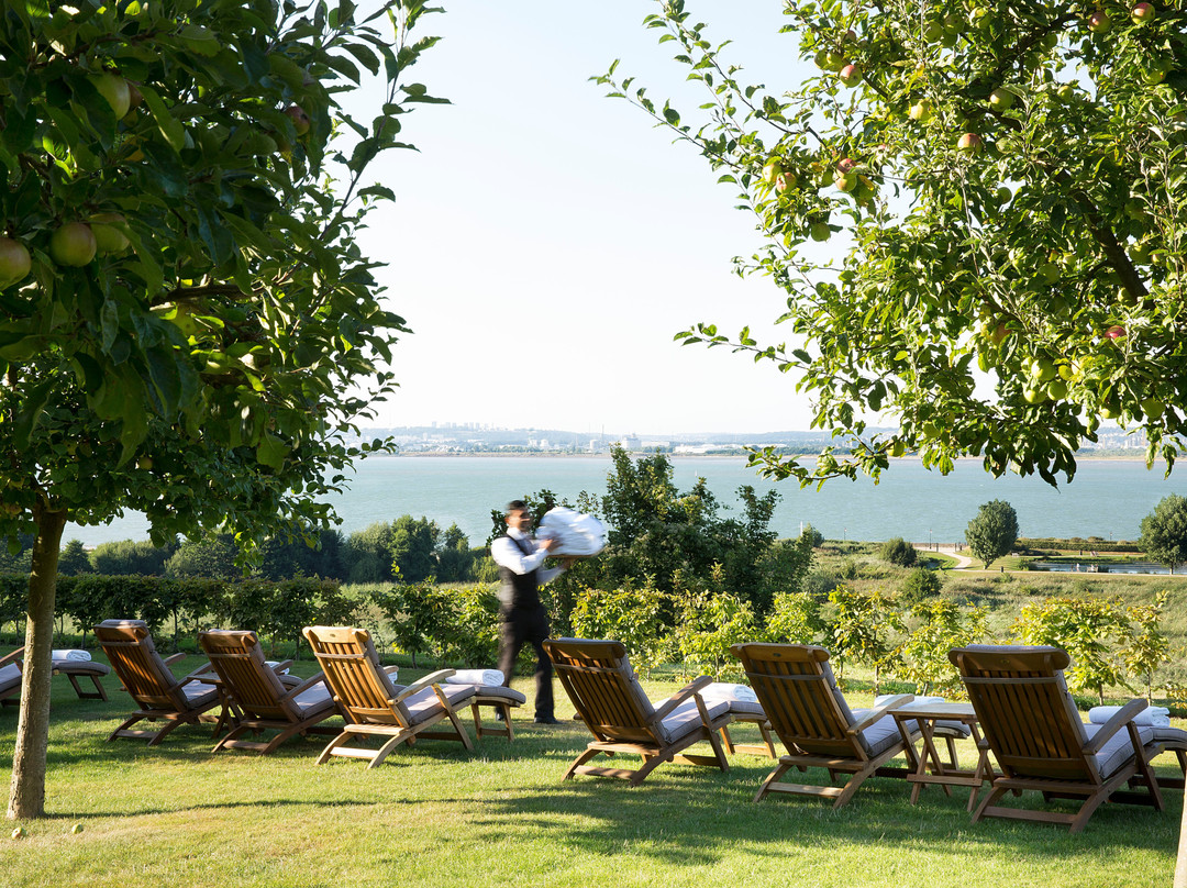 圣西米恩农场酒店主图