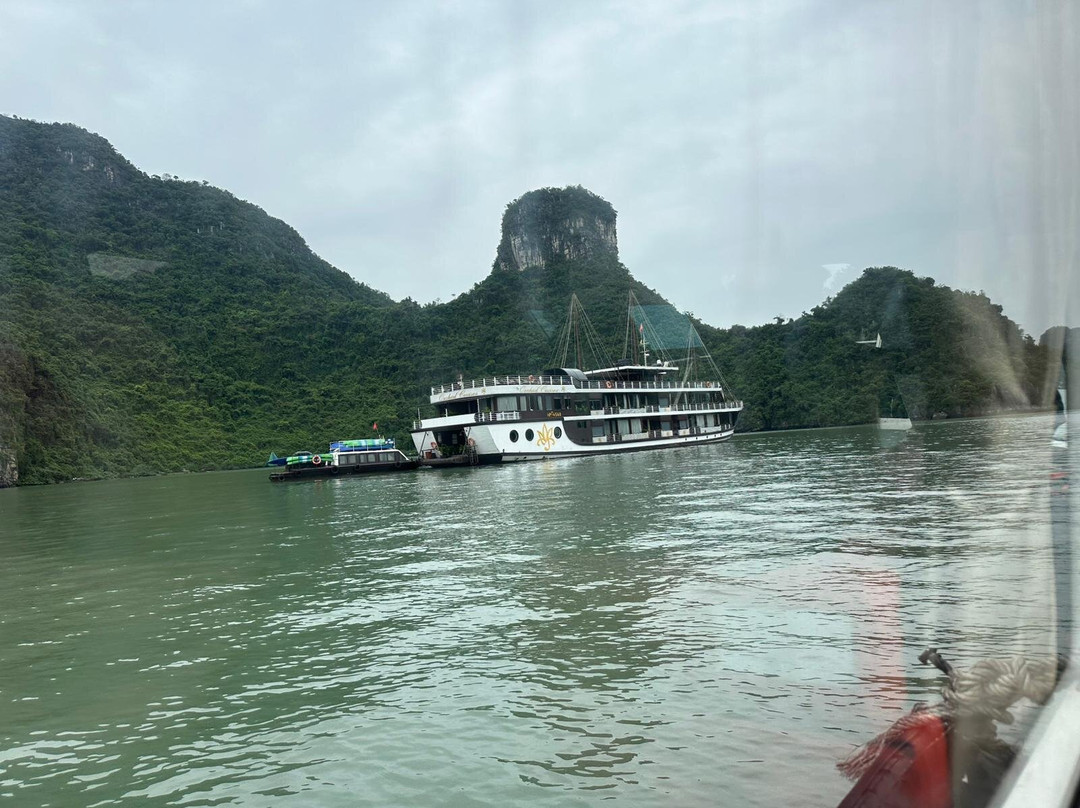 Orchid Cruises-下龙湾必去景点