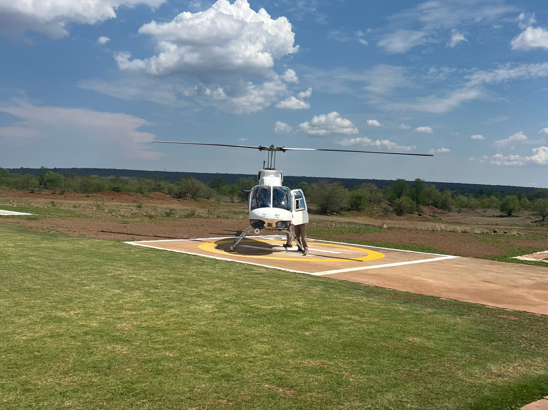 Bonisair Helicopters-维多利亚瀑布必去景点