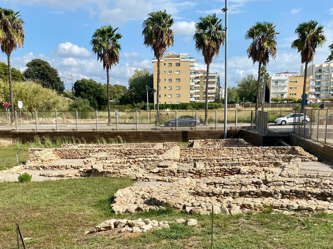 Jaciment Arqueològic D'adarró-比利亚努埃瓦－赫尔特鲁必去景点