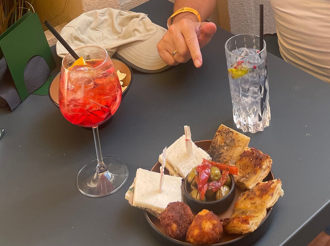 Musamora Cocktail Bar & Restaurant