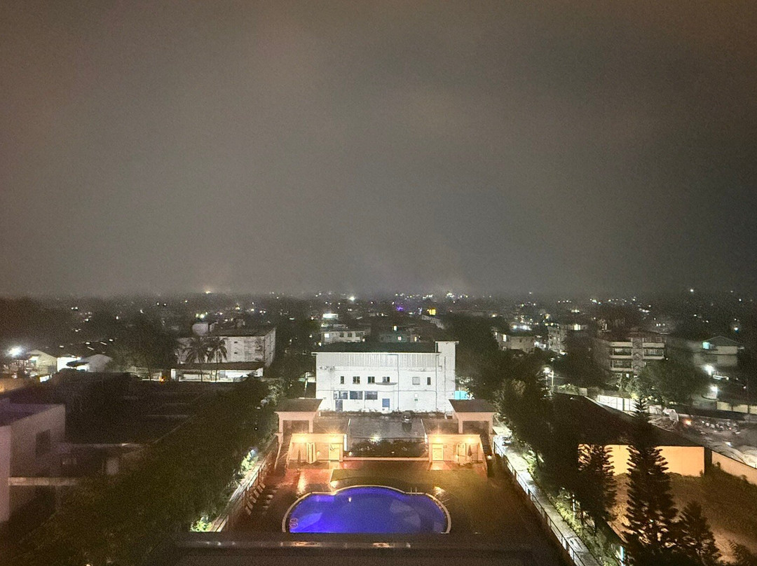 Royal Sarovar Portico主图