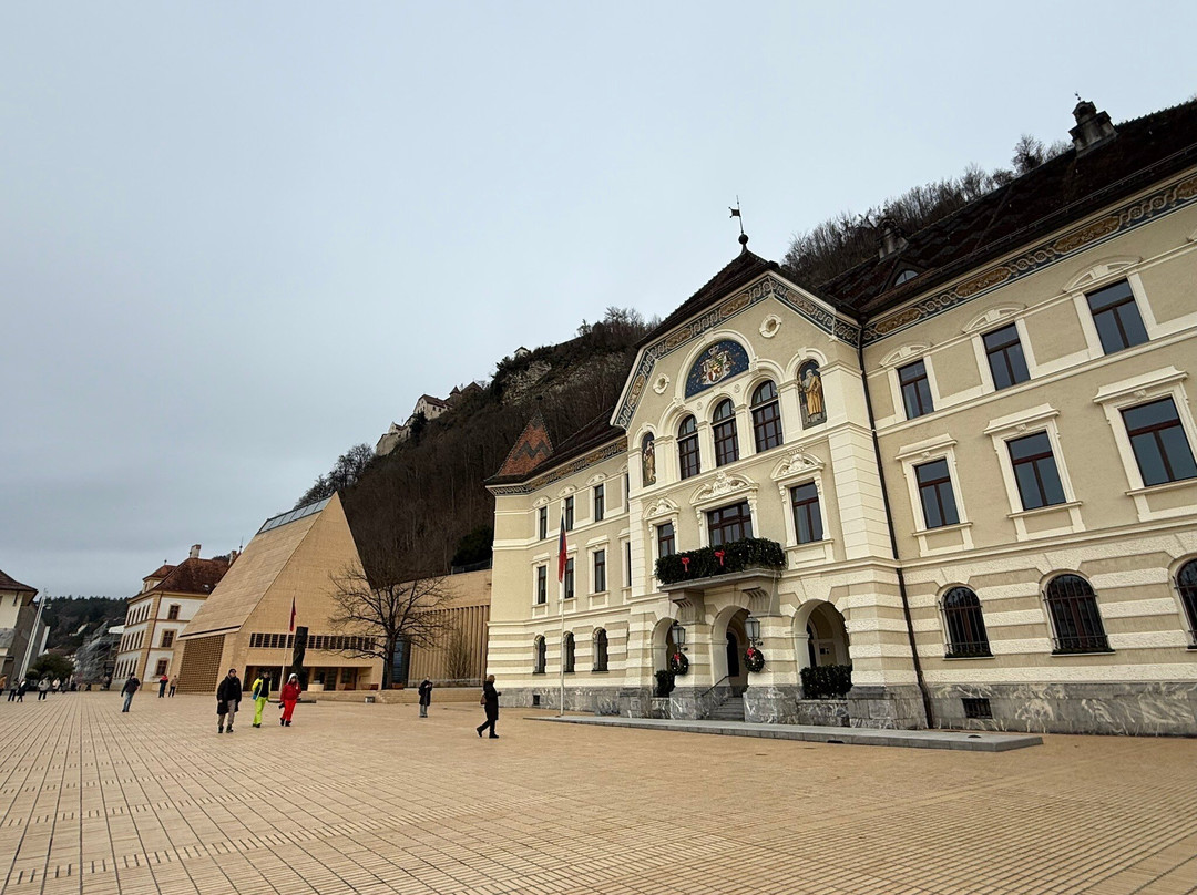 Liechtenstein Center-瓦杜兹必去景点