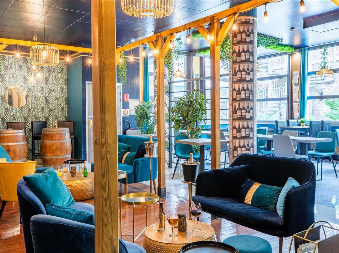 Comfort Hotel Le Saint Claude -Peronne Centre