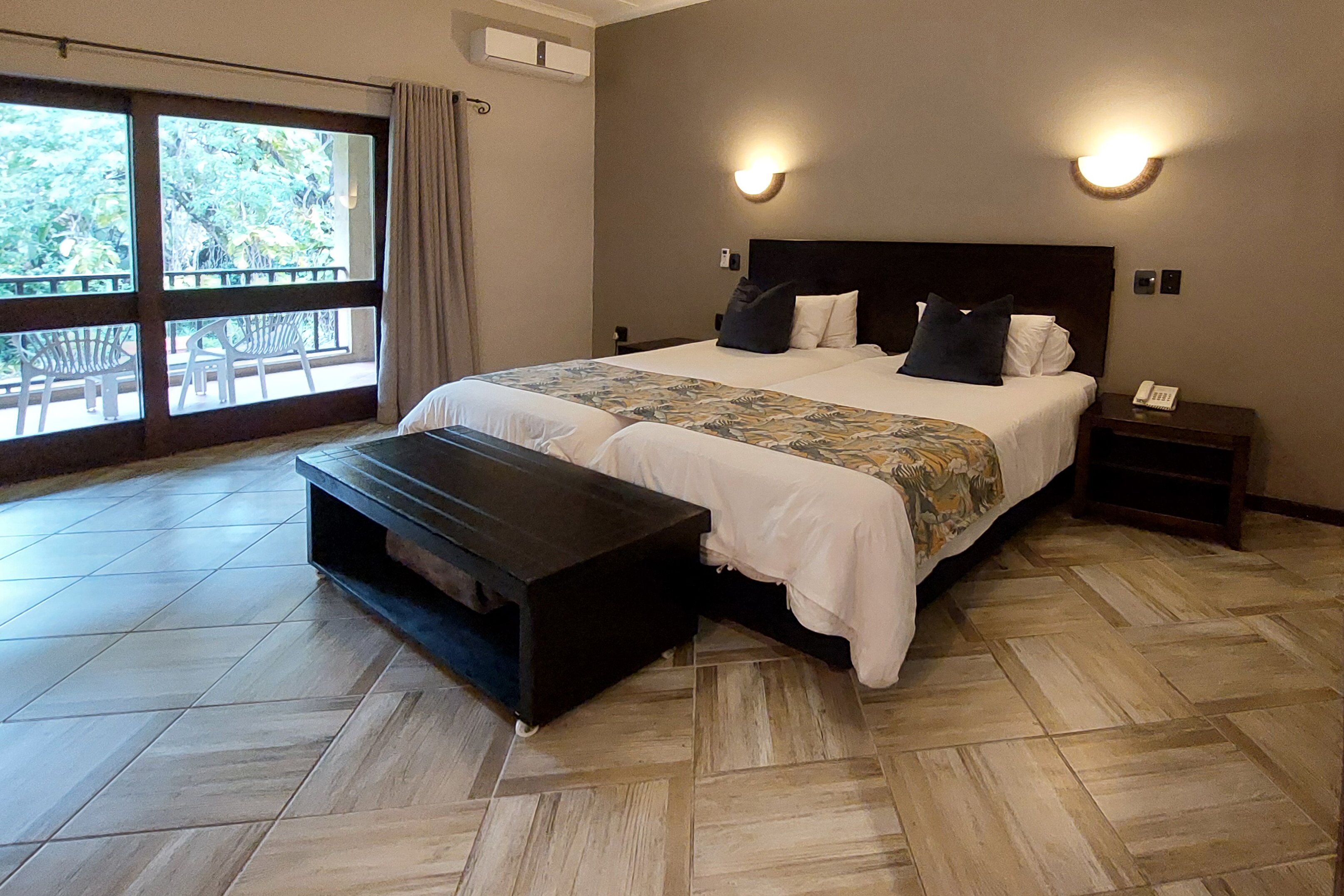 努比花园套房酒店-客卧