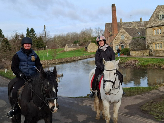 Bourton Vale Equestrian Centre-水上伯顿必去景点