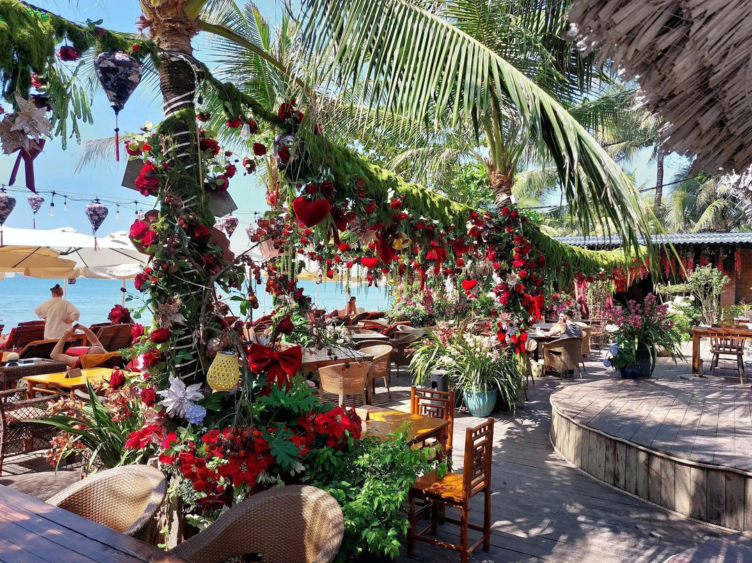 Versailles Mud Bath, Spa & Beach Club-Cua Lap必去景点