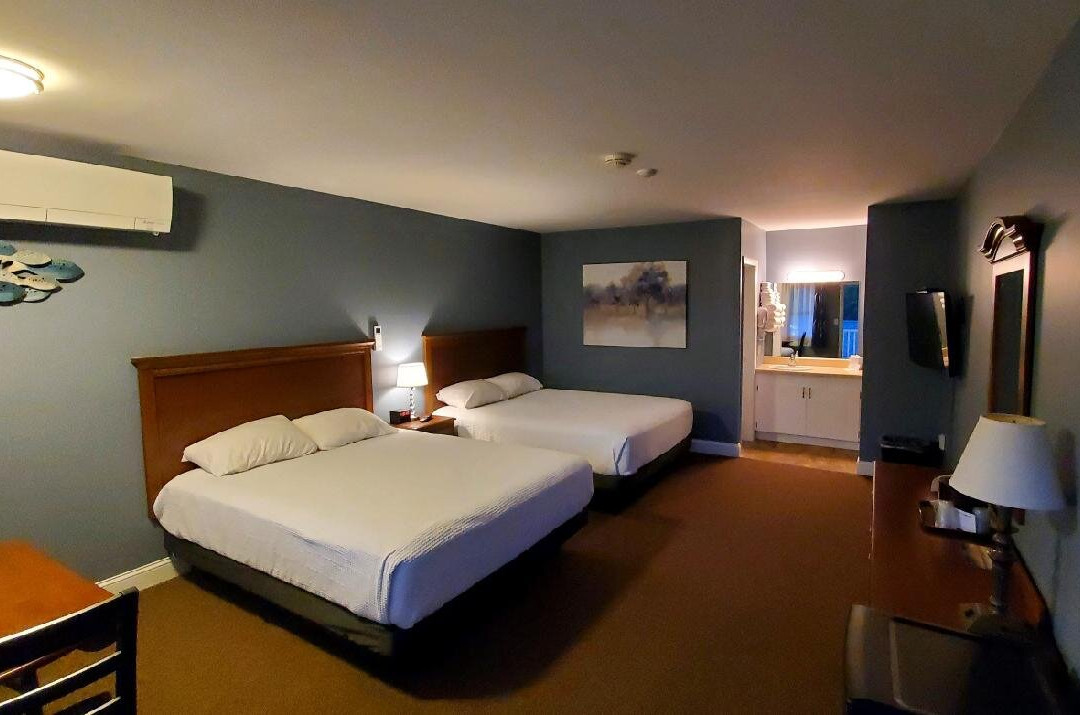 Birch Knoll Motel主图