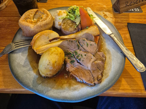 Hothfield餐馆和美食-Hare and Hounds