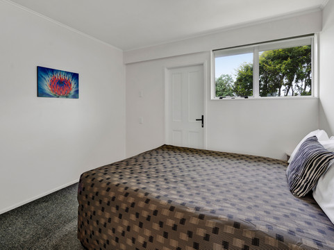 雅芳汽车旅馆主图