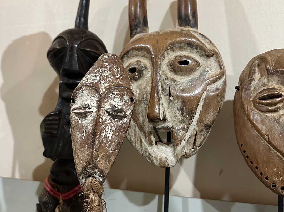 Gallery Antique-坎帕拉必去景点