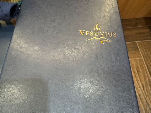Vesuvius Italian and wine bar