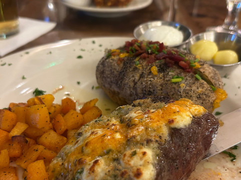 盖泽尔大酒店主图