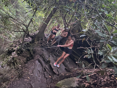 The Devil's Bathtub-Fort Blackmore必去景点