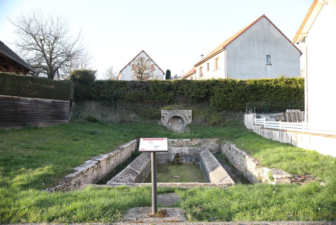 Les bornes du Parcours du patrimoine-Crissey必去景点