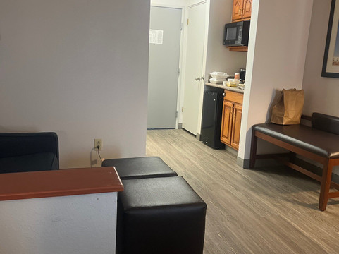 斯普林菲尔德舒适套房酒店主图