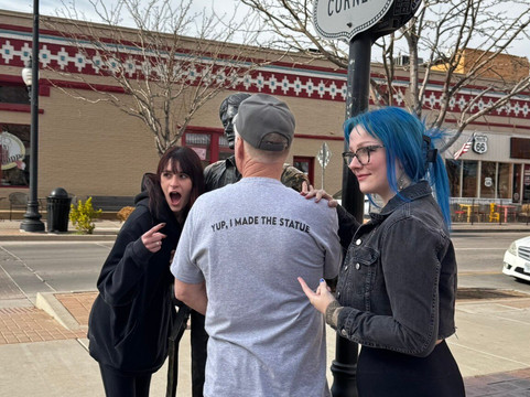 Standin' On The Corner-温斯洛必去景点