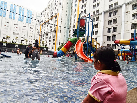 阿拉住宅游泳池景观开放式公寓酒店 - 近加丁塞尔彭主图