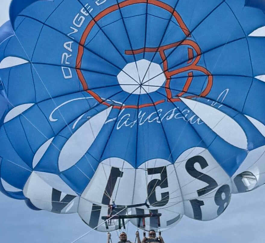 Pleasure Island Parasail-橙色海湾必去景点