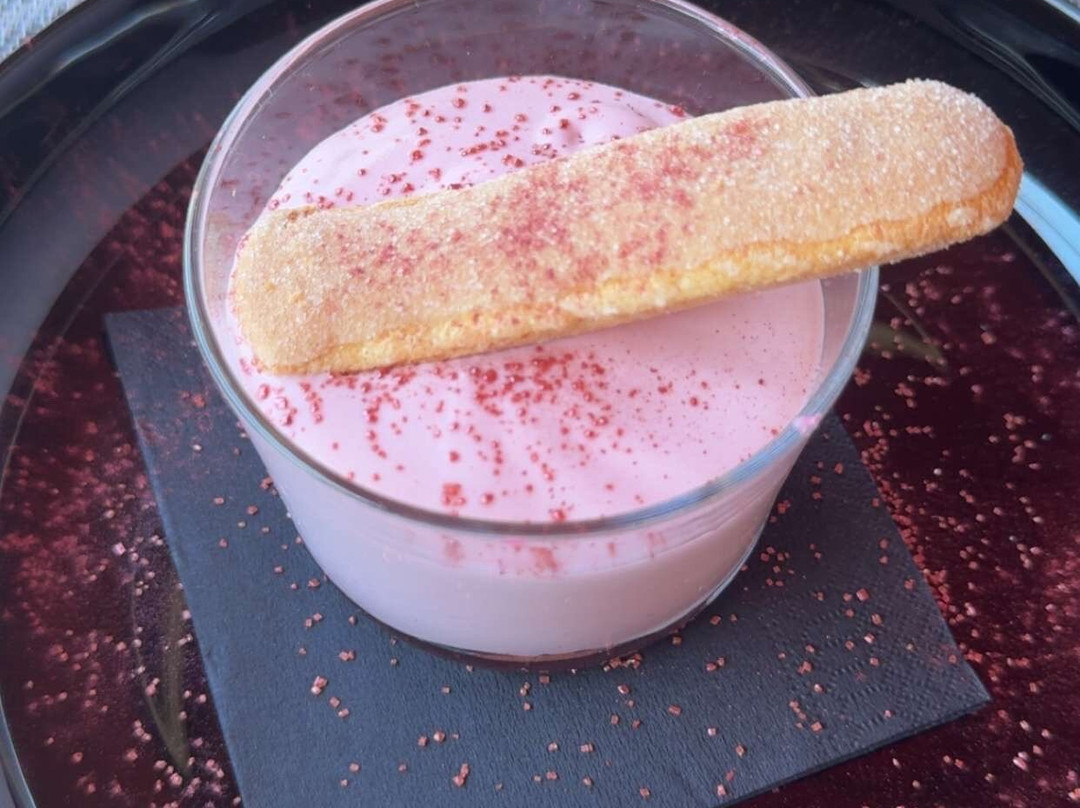 Logis酒店餐厅Le Castel Fleuri主图