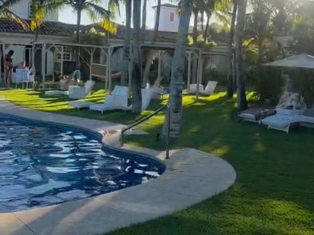 拉菲尔别墅酒店主图