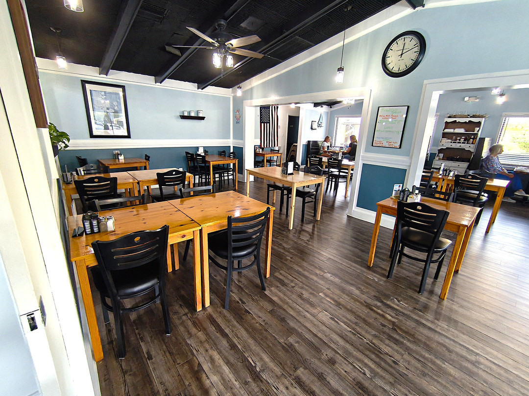 Central Café & Bakery