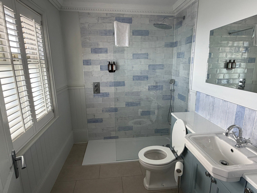 The Golden Lion Hotel主图