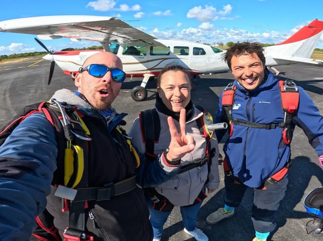 Vendee Evasion Parachutisme-Chateau-d'Olonne必去景点