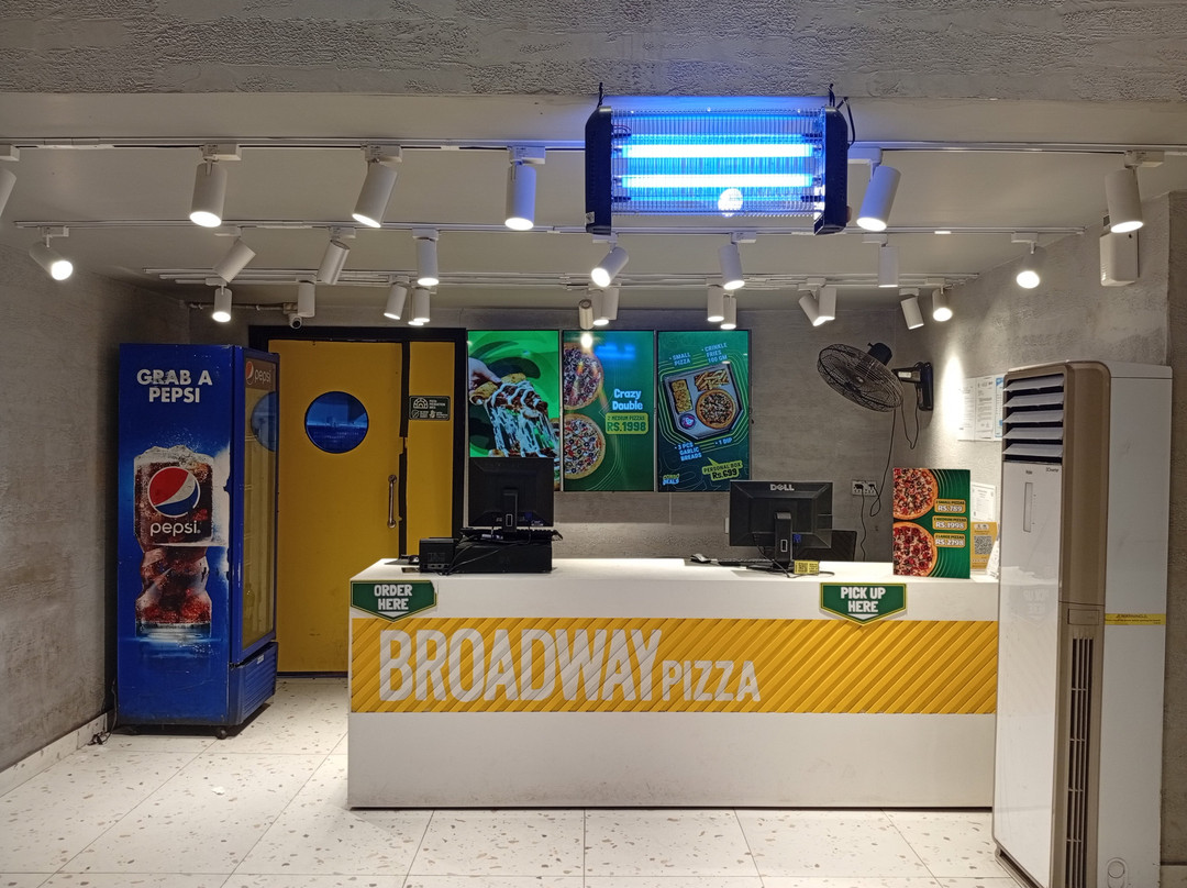 Broadway Pizza - I.I Chundrigar