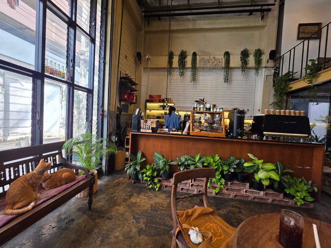 Baan Saen Saep Café