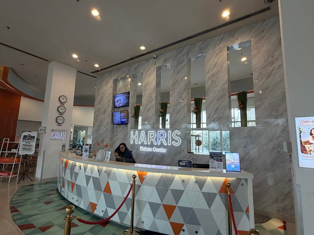 巴淡中心哈里斯酒店主图