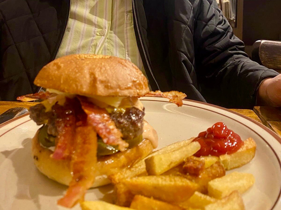 HYOE'S BURGERS + FRIES