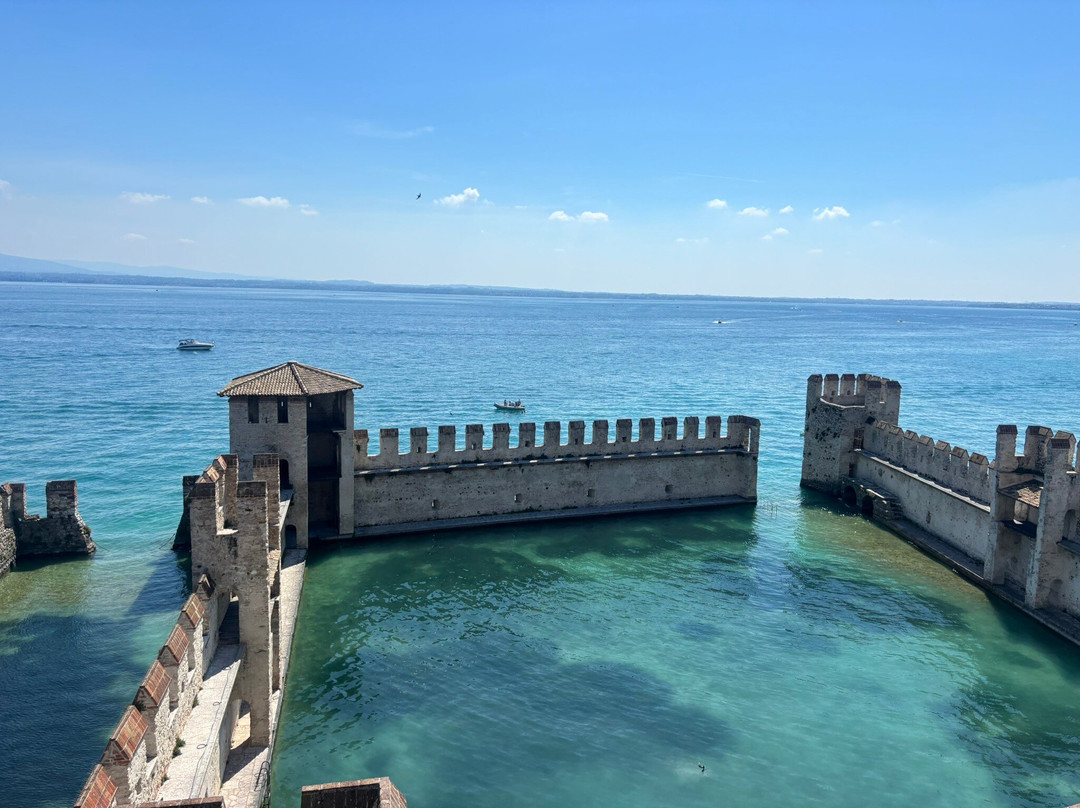Castello Scaligero-锡尔苗内必去景点
