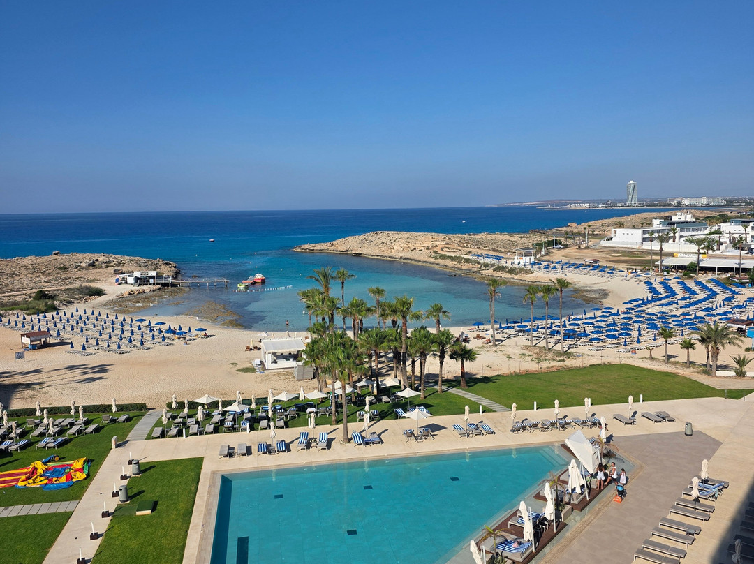 Chrysomare Beach Hotel and Resort主图