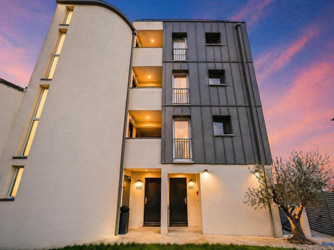 JIJI Suites