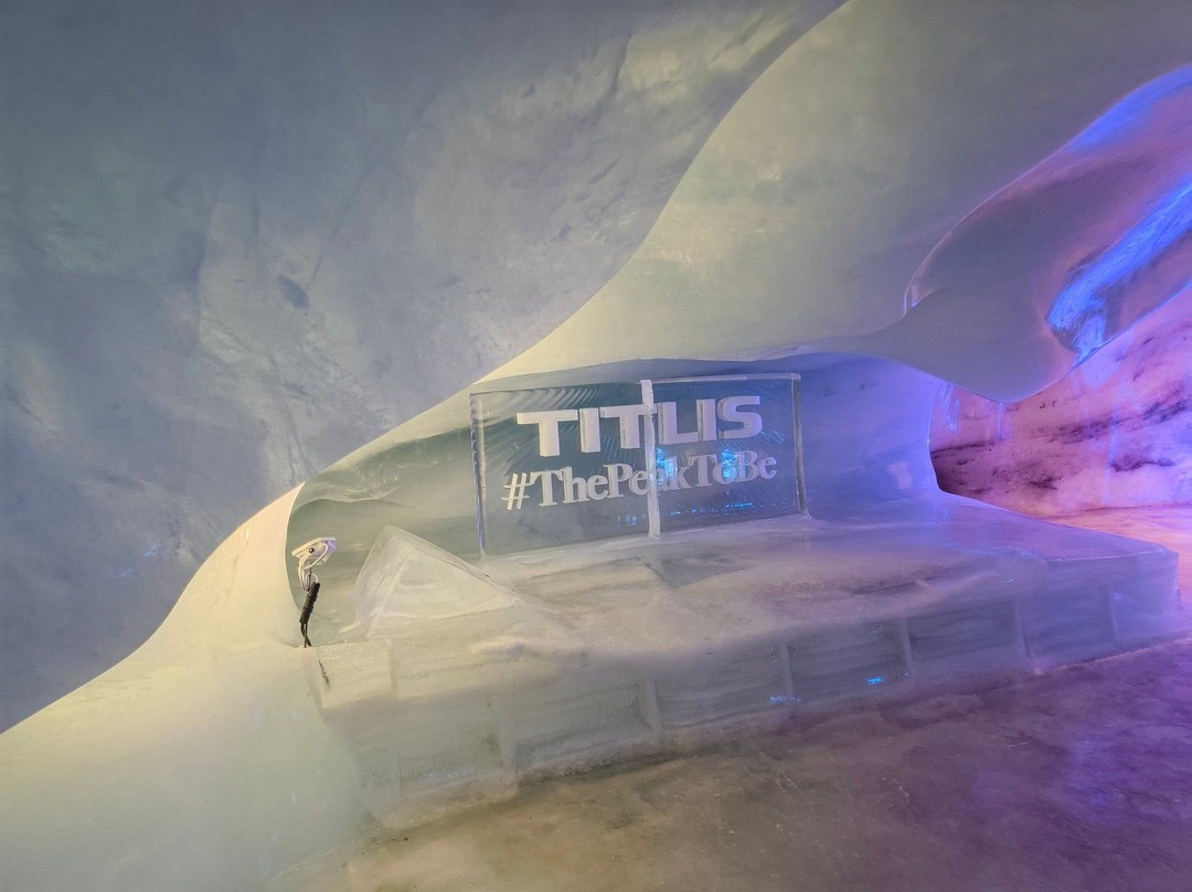 Titlis Glacier Cave-恩格尔贝格必去景点