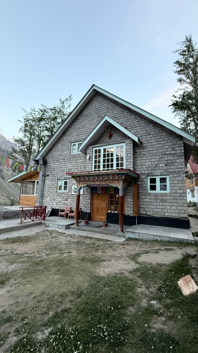 Gemoor Khar- Manor House-旅行者