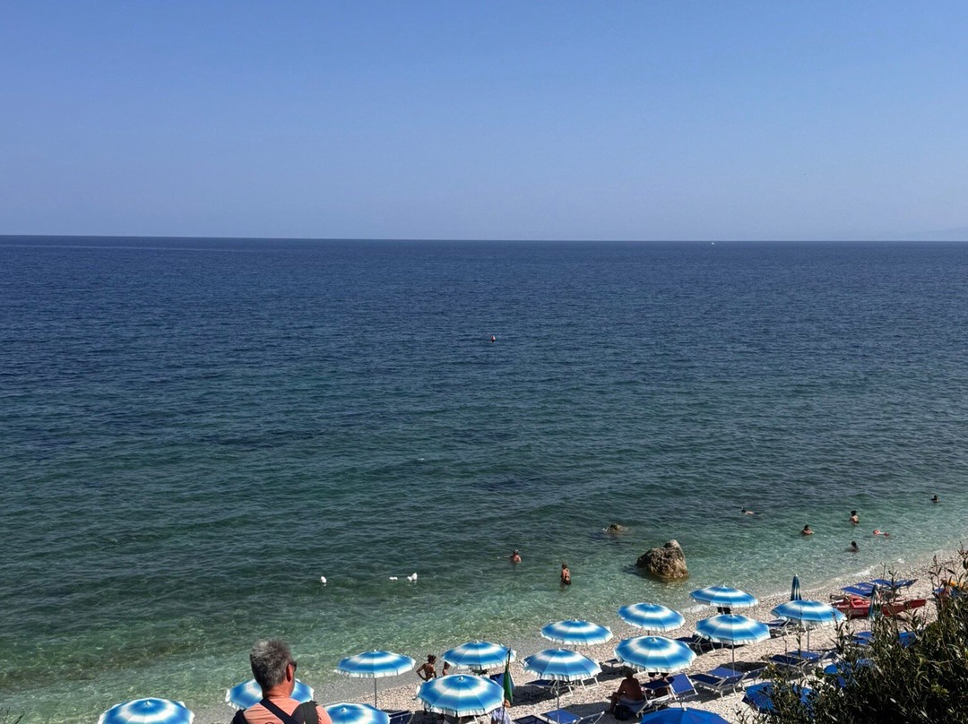 Spiaggia di Sottobomba-费拉约港必去景点