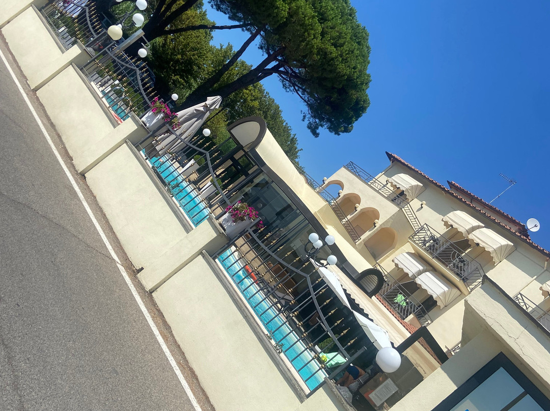仙女公园湖上酒店主图