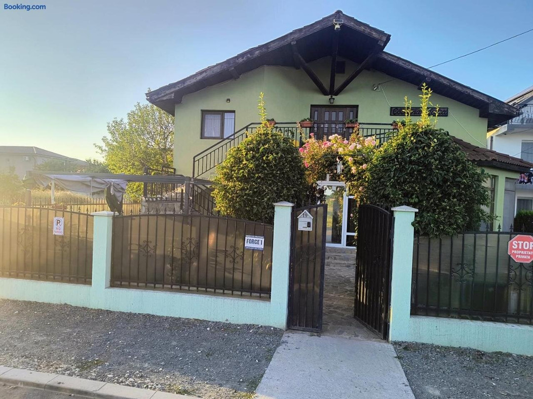 Casa Dyny 2 Mai