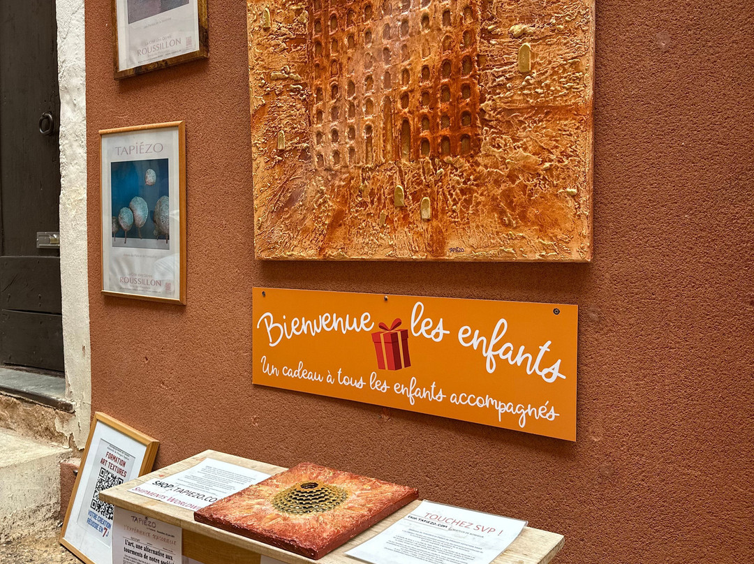 Art Gallery Contemporary Tapiézo-Roussillon必去景点