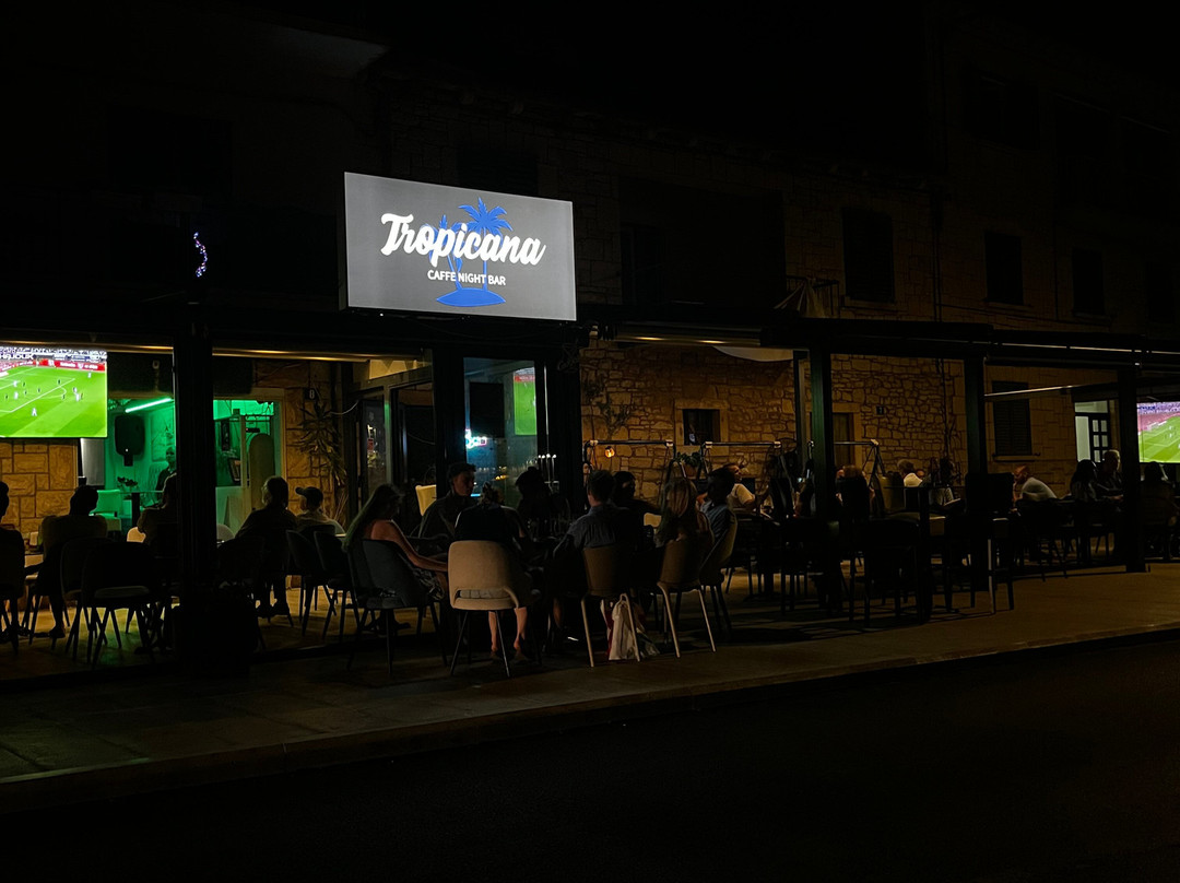 Tropicana Bar