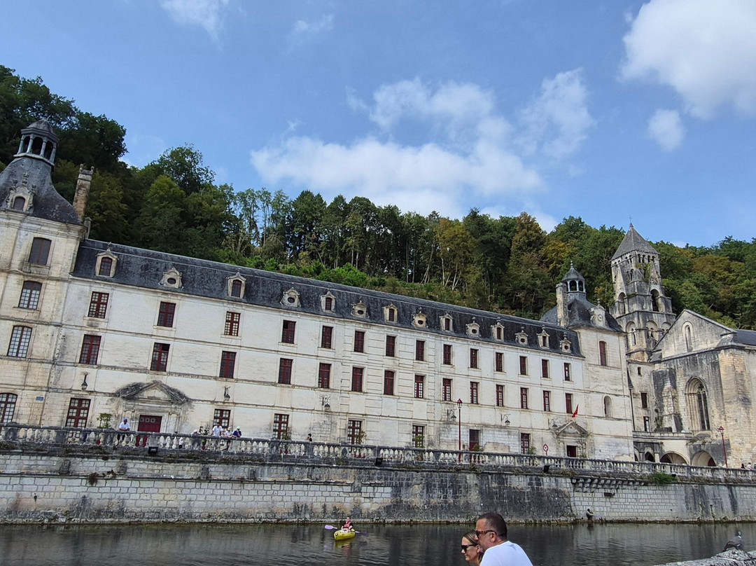 Abbatiale Saint-Pierre-Brantome en Perigord City必去景点