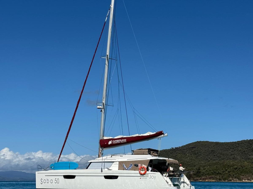 Cumberland Charter Yachts-艾尔利滩必去景点